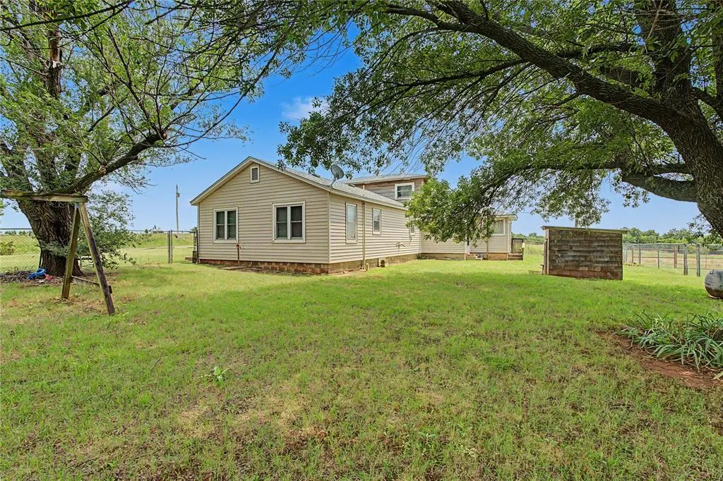 Photo 6 — 15655 Sooner Avenue, Maysville, OK 73057