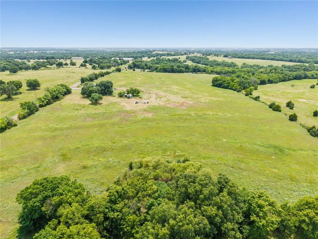 Photo 13 — 15655 Sooner Avenue, Maysville, OK 73057