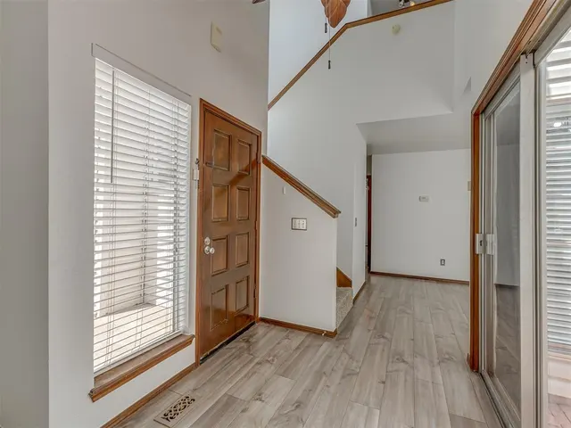 Photo 2 — 321 Timberwind Road, Edmond, OK 73034