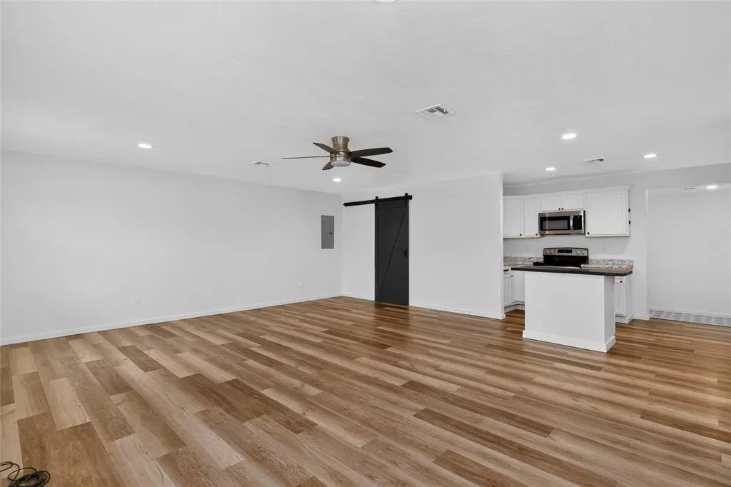 Photo 5 — 208 Maple Street, Elgin, OK 73538