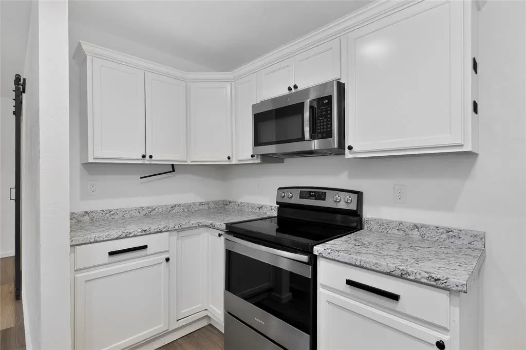 Photo 10 — 208 Maple Street, Elgin, OK 73538