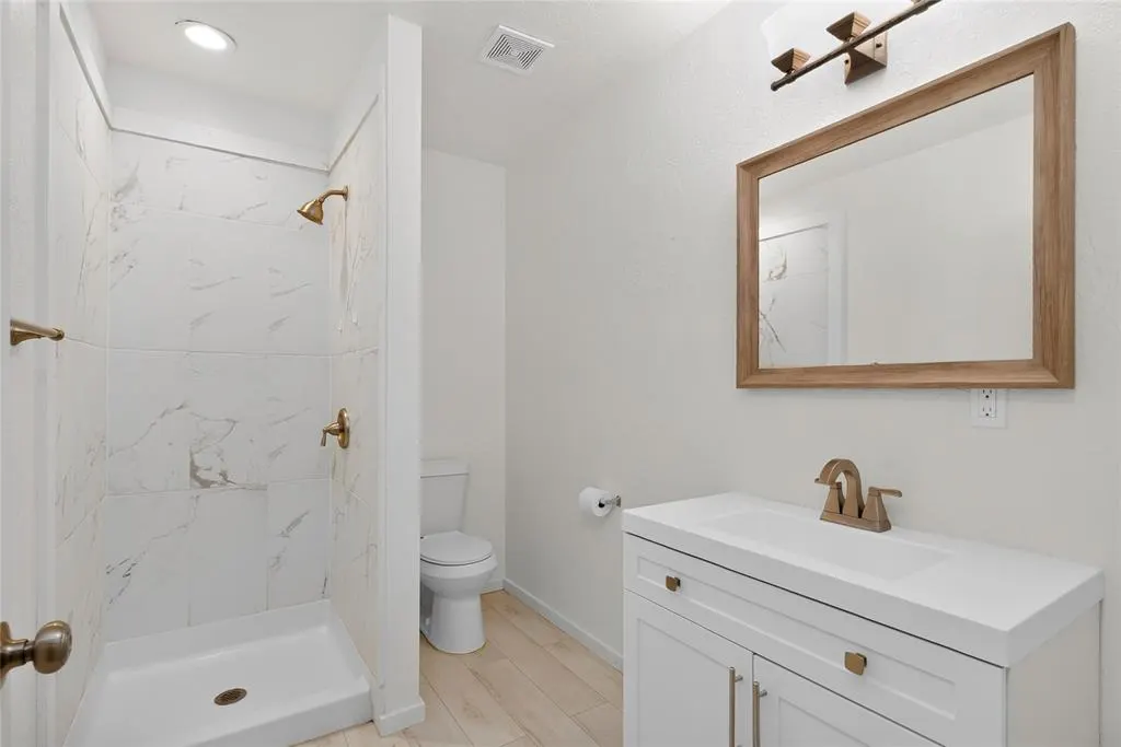 Photo 17 — 208 Maple Street, Elgin, OK 73538