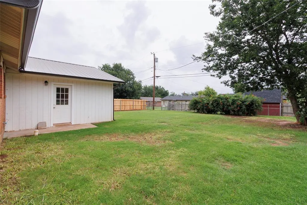 Photo 30 — 208 Maple Street, Elgin, OK 73538