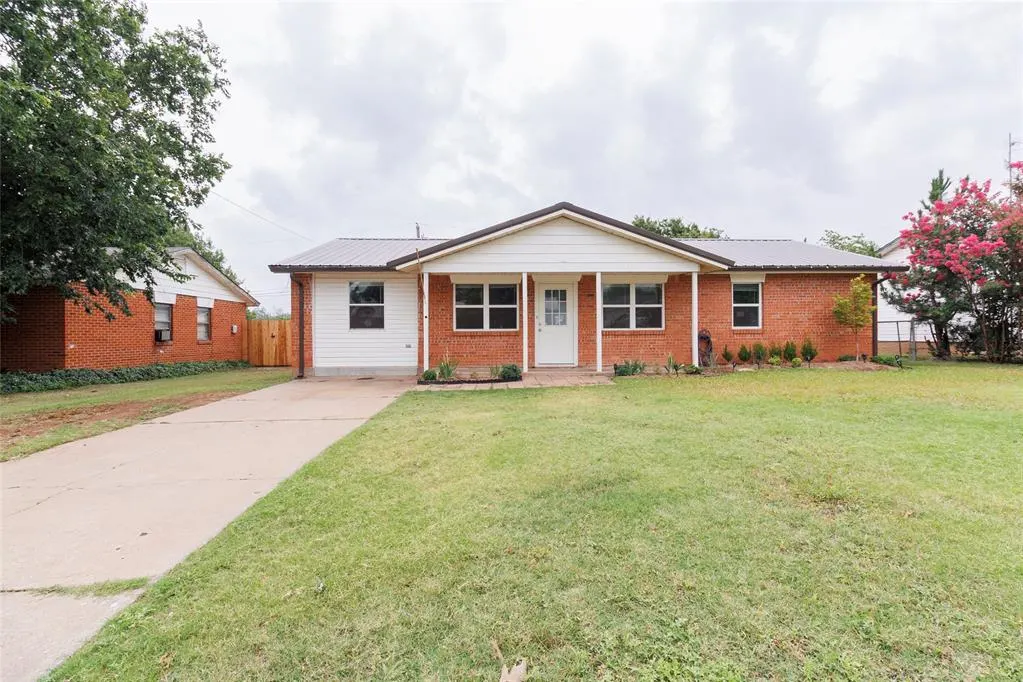 Photo 35 — 208 Maple Street, Elgin, OK 73538