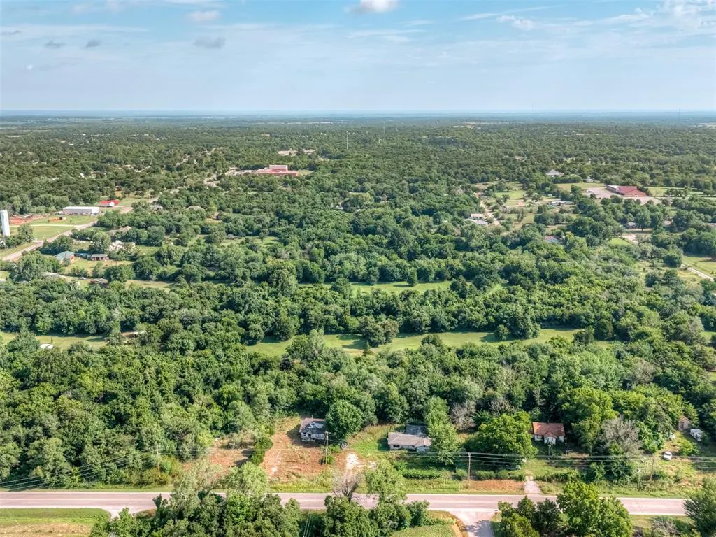 Photo 2 — 10117 NE 36th Street, Spencer, OK 73084