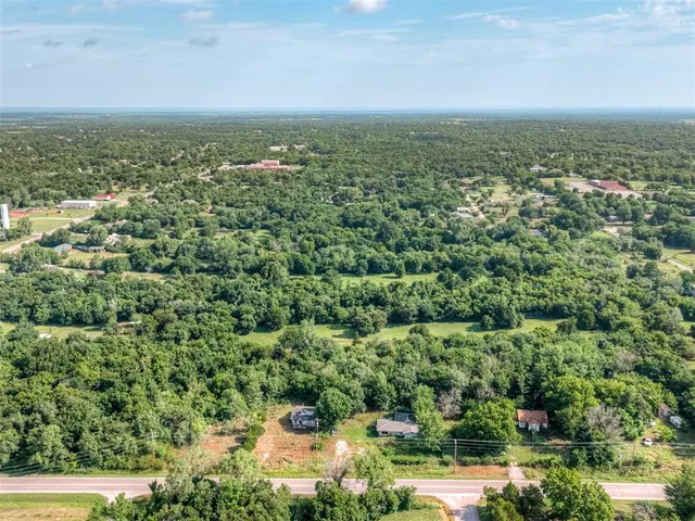 Photo 2 — 10117 NE 36th Street, Spencer, OK 73084