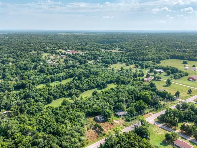 Photo 3 — 10117 NE 36th Street, Spencer, OK 73084