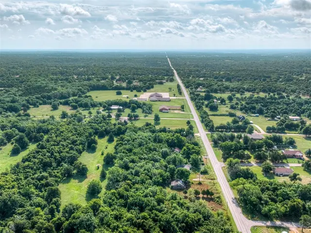 Photo 4 — 10117 NE 36th Street, Spencer, OK 73084