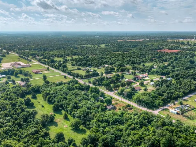 Photo 5 — 10117 NE 36th Street, Spencer, OK 73084