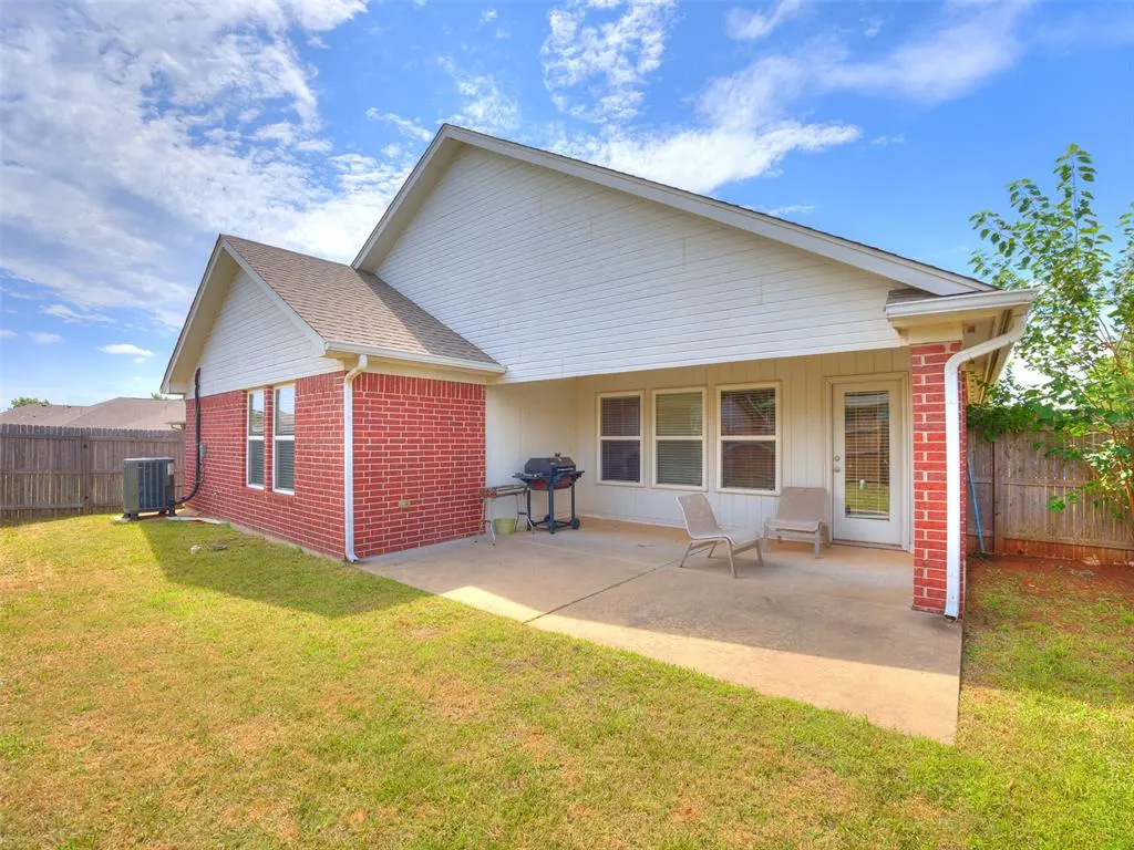 Photo 2 — 2621 NW 183rd Street, Edmond, OK 73012