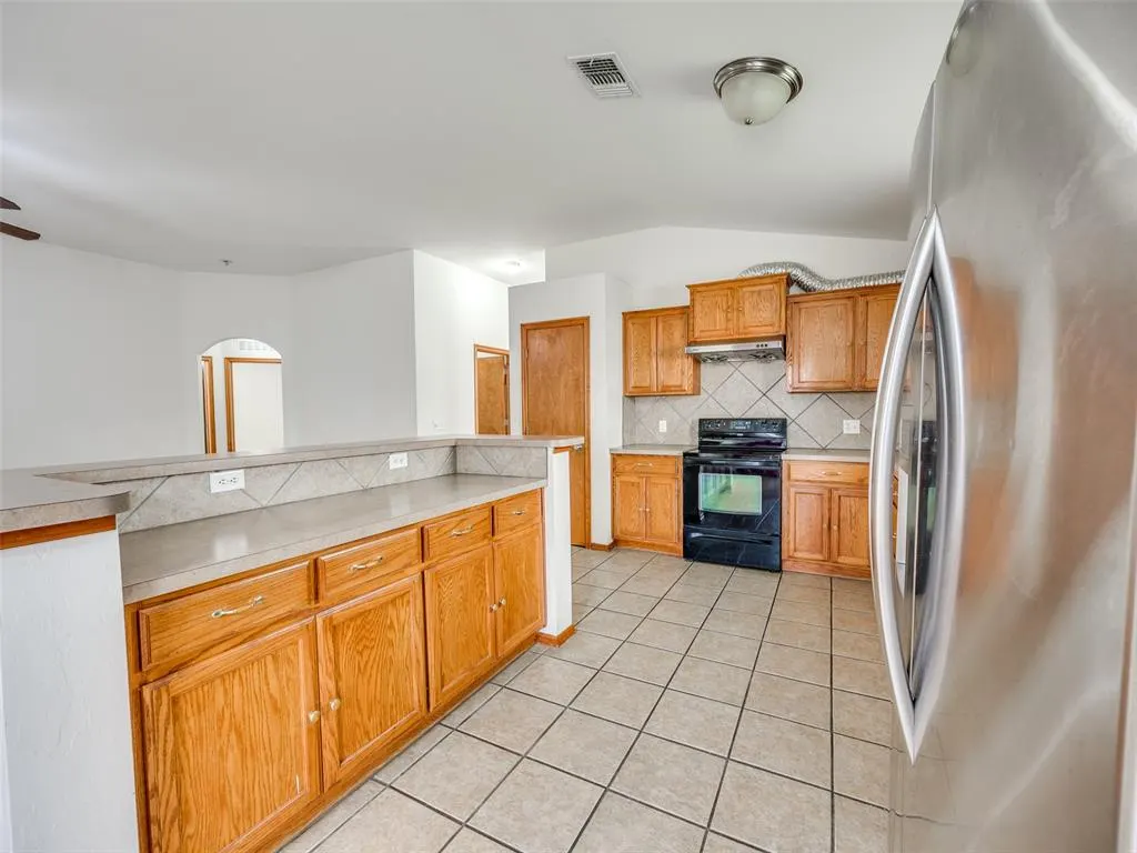 Photo 7 — 2621 NW 183rd Street, Edmond, OK 73012