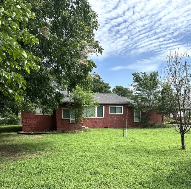 Photo 3 — 7688 E 129 Road, Holdenville, OK 74848
