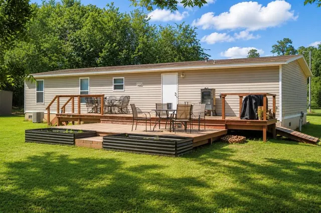 Photo 2 — 2047 County Road 1300 Road, Blanchard, OK 73010