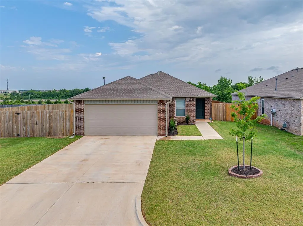 Front exterior — 1410 Madison Avenue, Shawnee, OK 74804