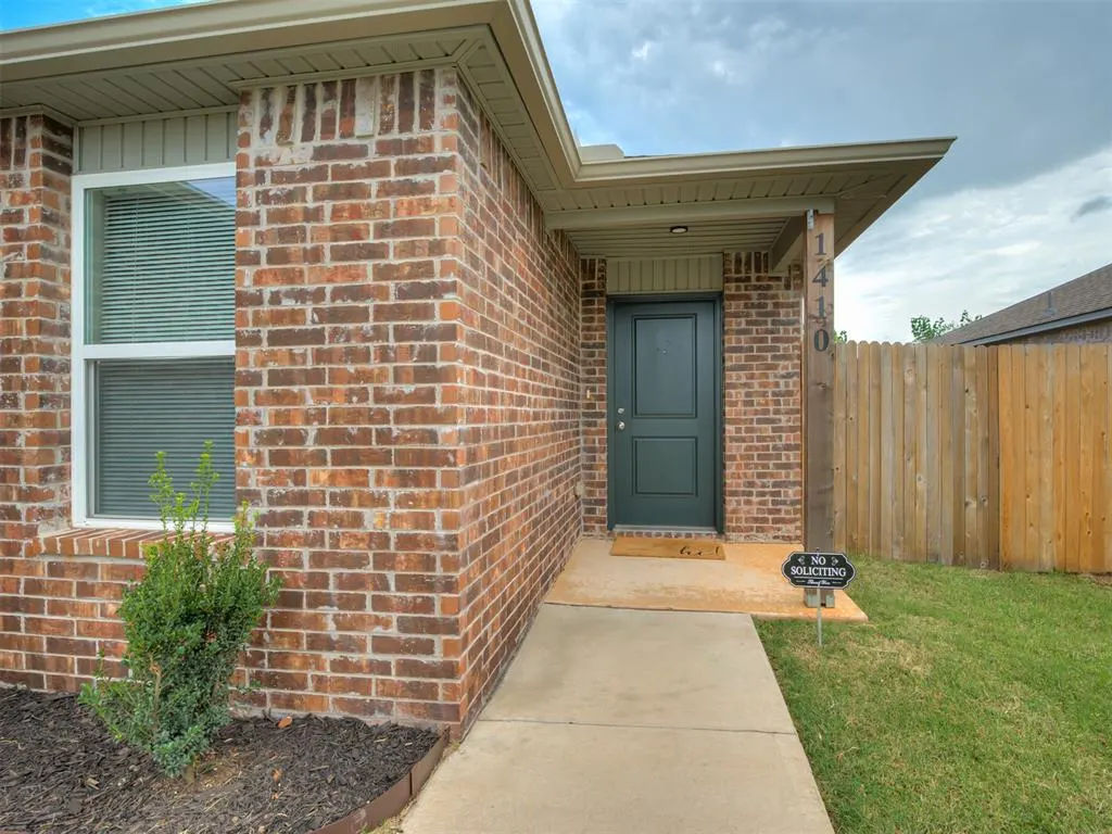 Photo 2 — 1410 Madison Avenue, Shawnee, OK 74804