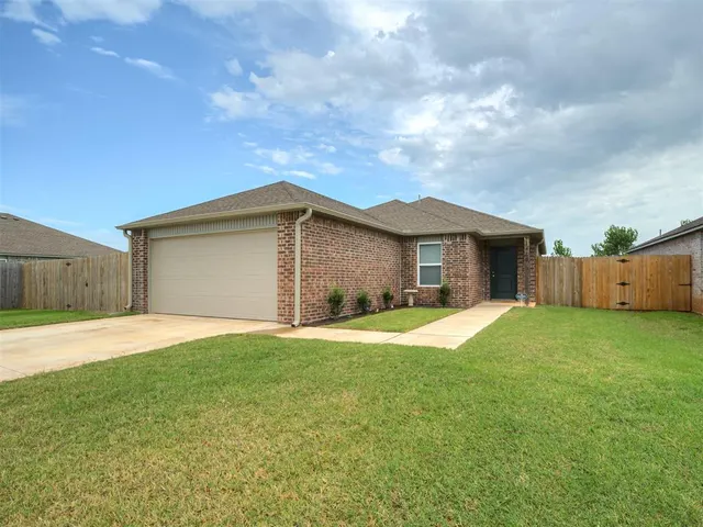 Photo 3 — 1410 Madison Avenue, Shawnee, OK 74804