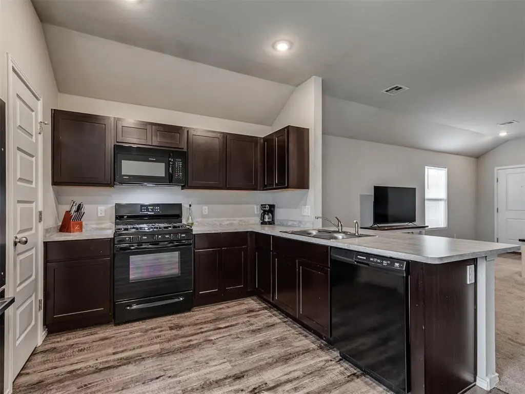 Photo 10 — 1410 Madison Avenue, Shawnee, OK 74804