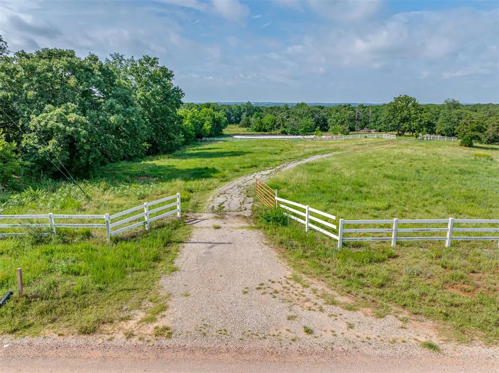 Front exterior — 343129 E 1020 Road, Meeker, OK 74855