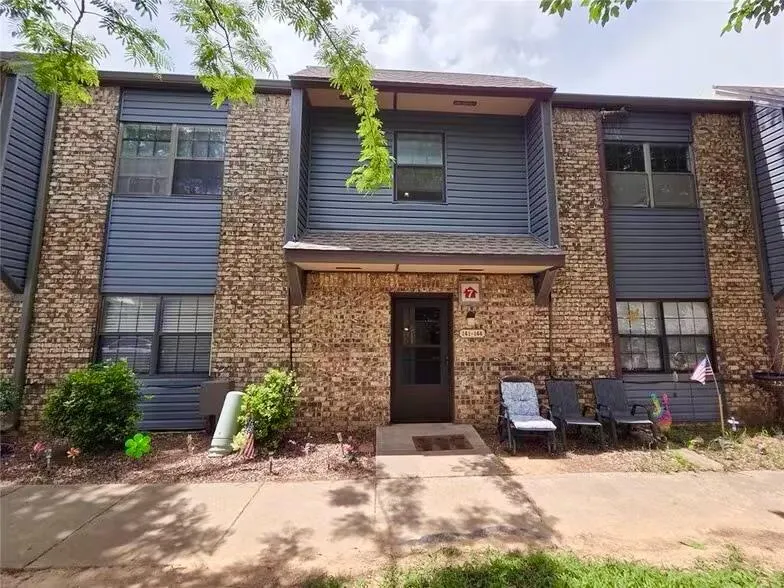 Front exterior — 401 SE 12th Avenue 143, Norman, OK 73071