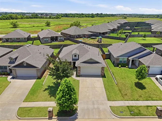 Photo 3 — 11440 NW 129th Street, Piedmont, OK 73078