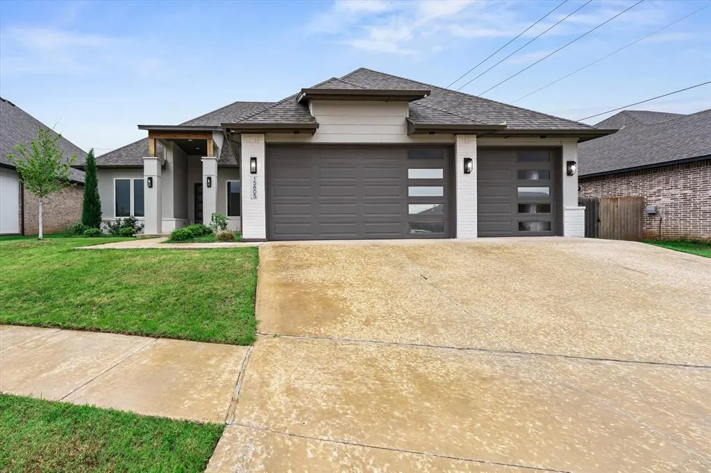 Front exterior — 15805 Capri Lane, Edmond, OK 73013