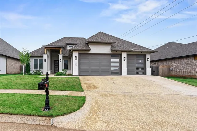 Photo 2 — 15805 Capri Lane, Edmond, OK 73013