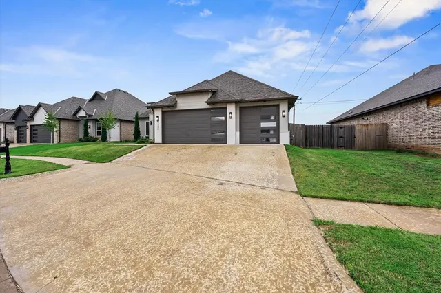 Photo 3 — 15805 Capri Lane, Edmond, OK 73013