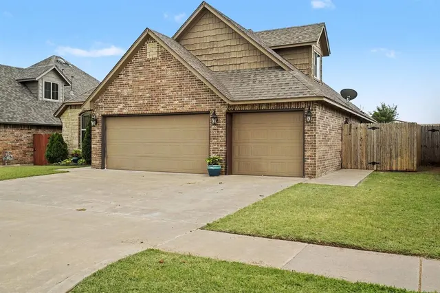 Photo 3 — 11920 SW 18th Street, Yukon, OK 73099