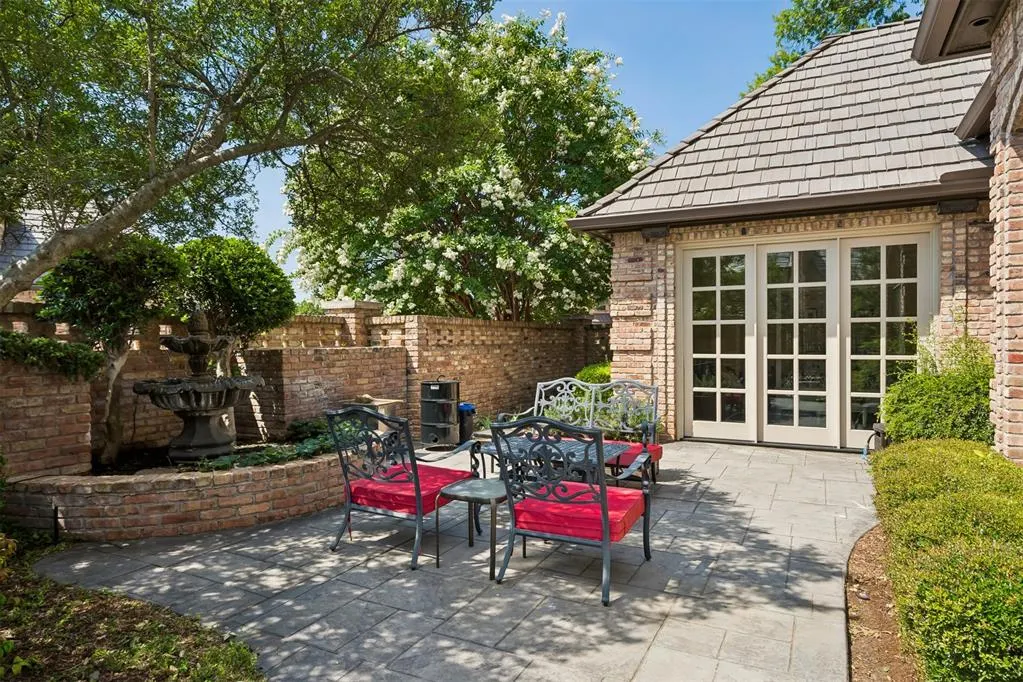 Photo 2 — 332 Cotswold Drive, Norman, OK 73072