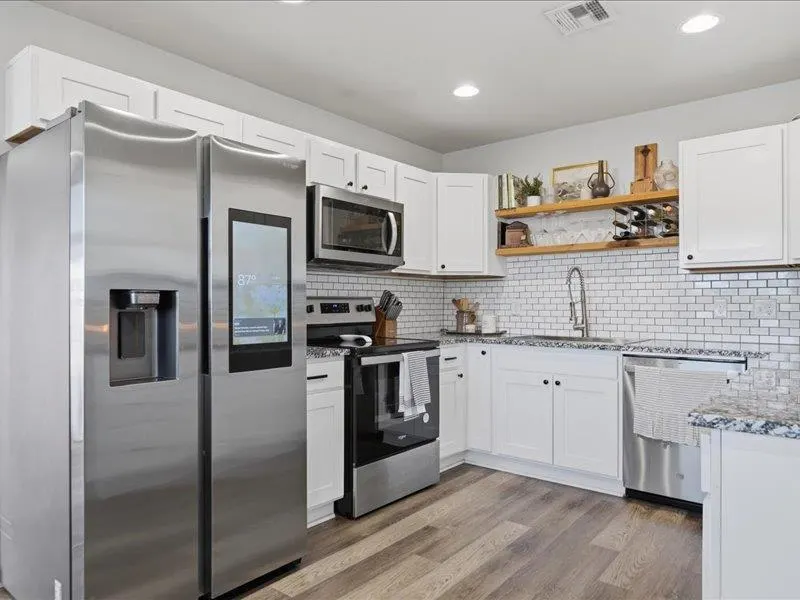 Photo 9 — 1501 Lawton Avenue, Moore, OK 73160