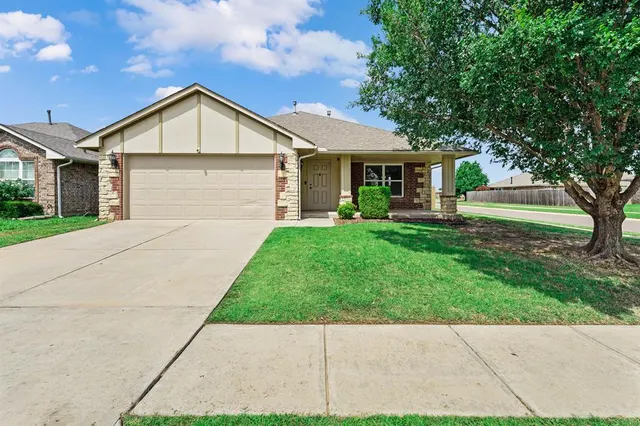 Front exterior — 21201 River Lark Lane, Edmond, OK 73012