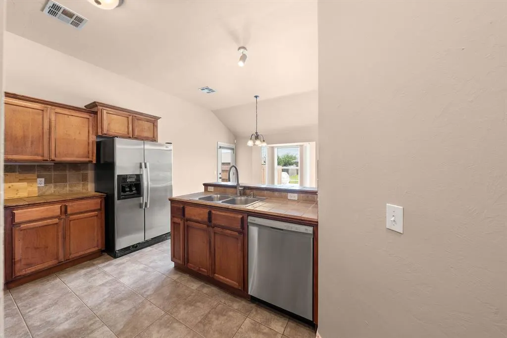 Photo 9 — 21201 River Lark Lane, Edmond, OK 73012