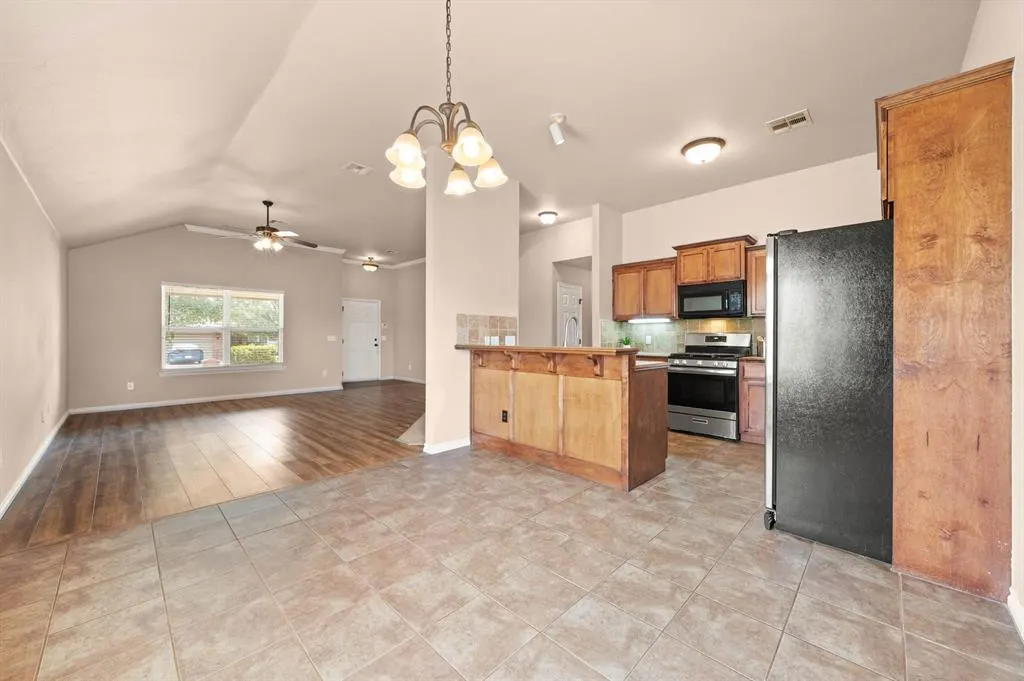 Photo 10 — 21201 River Lark Lane, Edmond, OK 73012