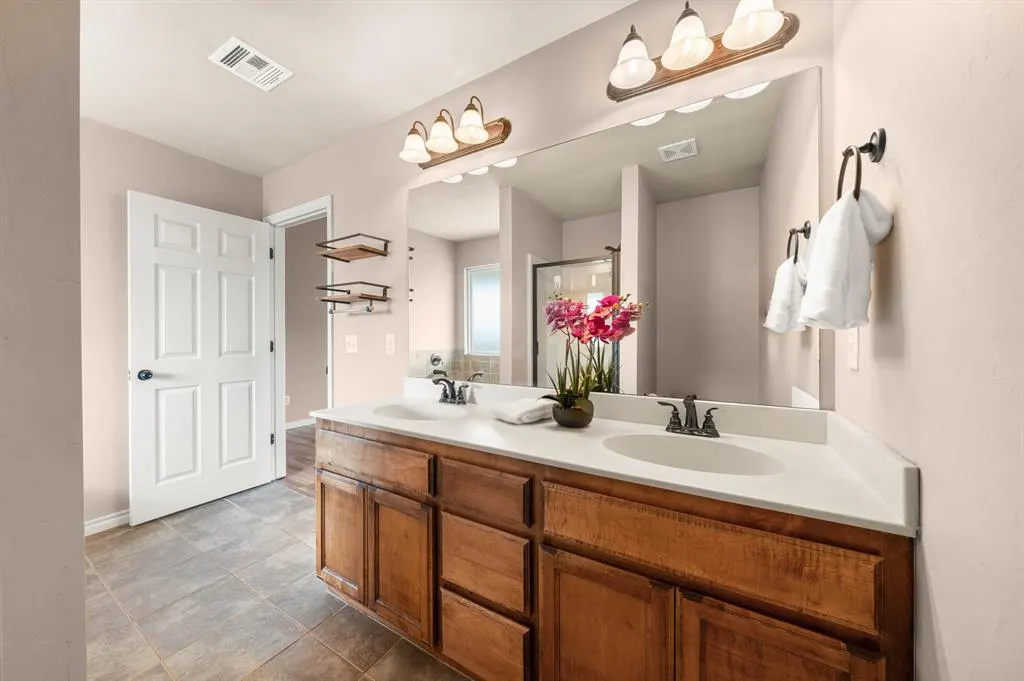 Photo 14 — 21201 River Lark Lane, Edmond, OK 73012
