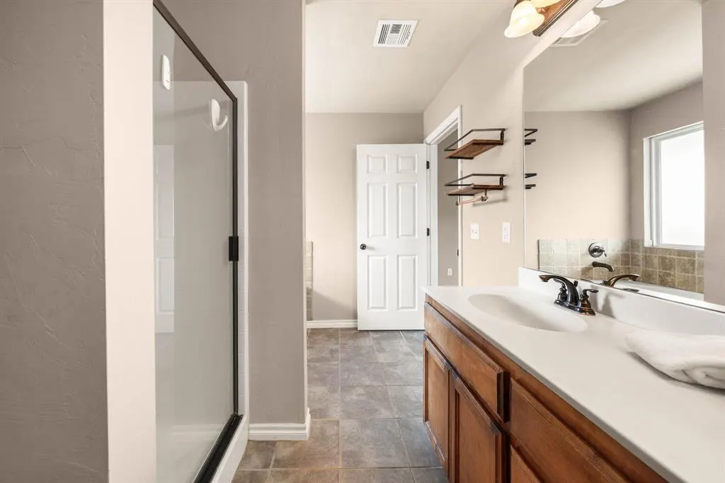 Photo 17 — 21201 River Lark Lane, Edmond, OK 73012