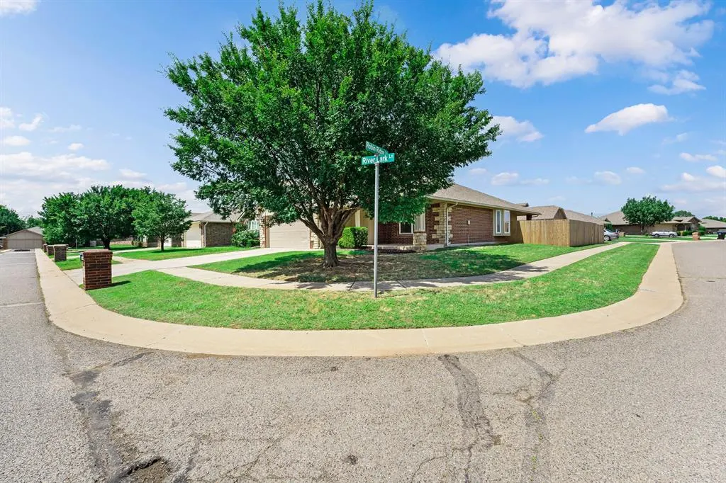 Photo 32 — 21201 River Lark Lane, Edmond, OK 73012