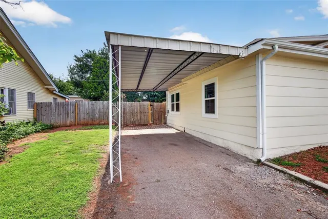 Photo 3 — 321 N Howard Street, Elk City, OK 73644