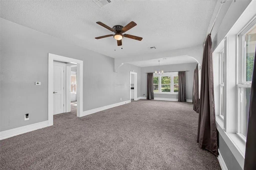 Photo 7 — 321 N Howard Street, Elk City, OK 73644