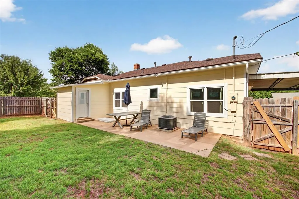Photo 23 — 321 N Howard Street, Elk City, OK 73644