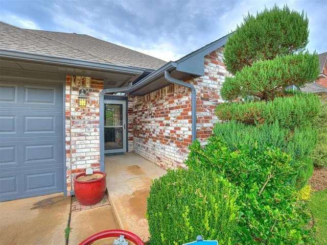 Photo 4 — 5813 NW 127th Street, Oklahoma City, OK 73142