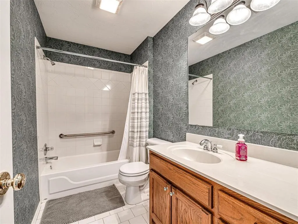 Photo 9 — 5813 NW 127th Street, Oklahoma City, OK 73142