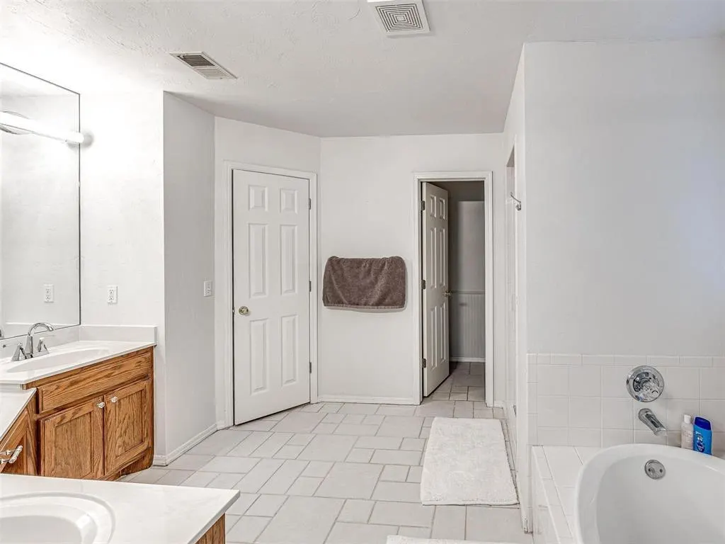 Photo 25 — 5813 NW 127th Street, Oklahoma City, OK 73142
