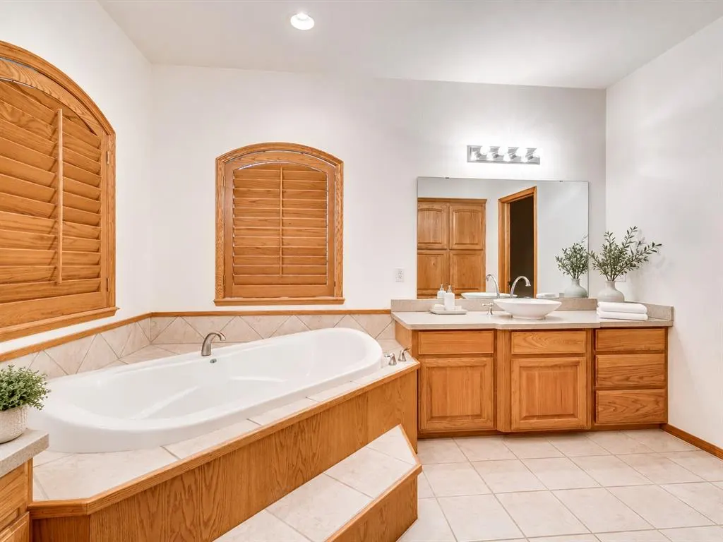 Photo 16 — 1419 W Royal Oaks Road, Pauls Valley, OK 73075