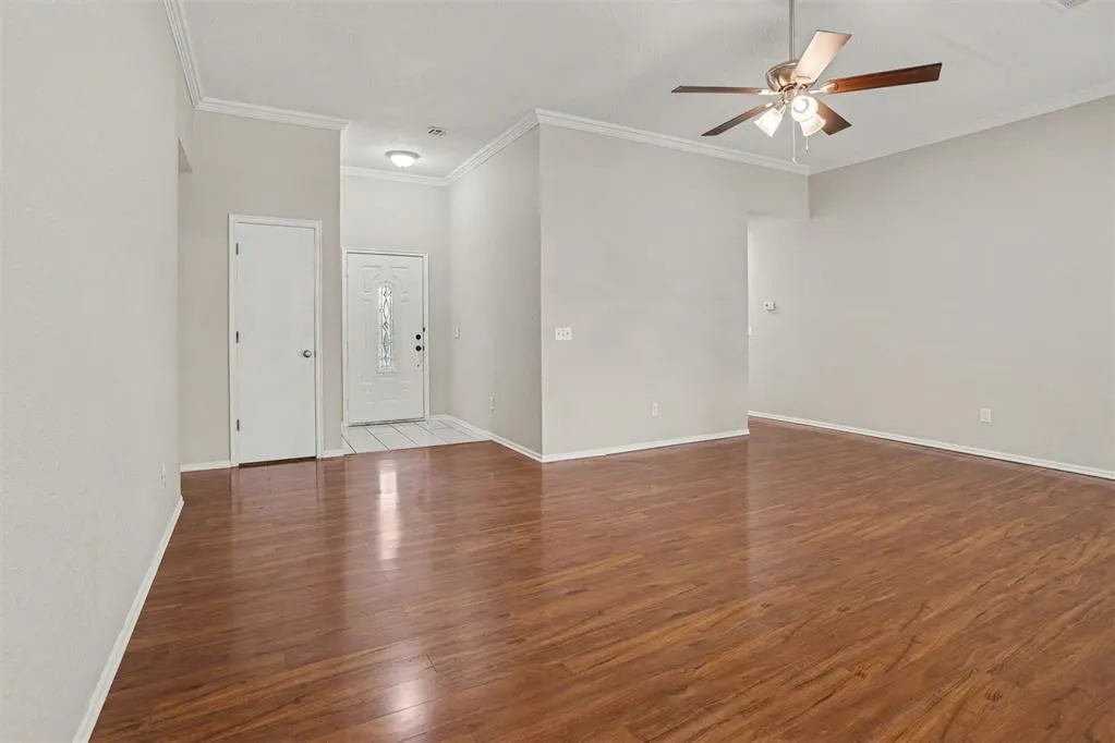 Photo 2 — 10109 S Hillcrest Drive, Oklahoma City, OK 73159