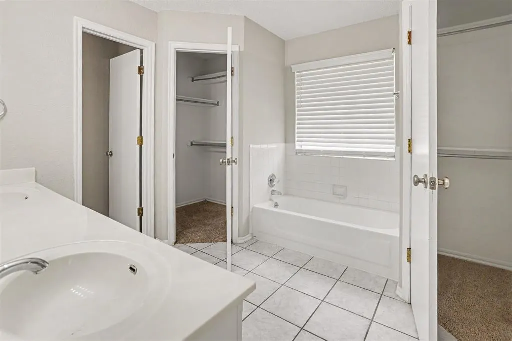 Photo 14 — 10109 S Hillcrest Drive, Oklahoma City, OK 73159