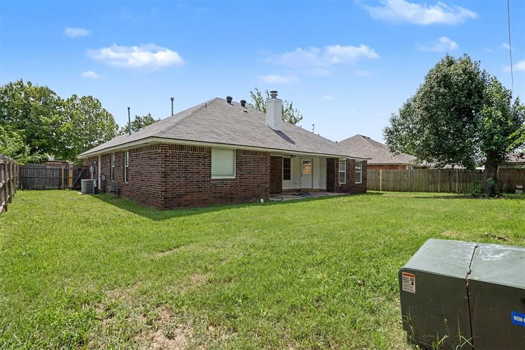 Photo 15 — 10109 S Hillcrest Drive, Oklahoma City, OK 73159