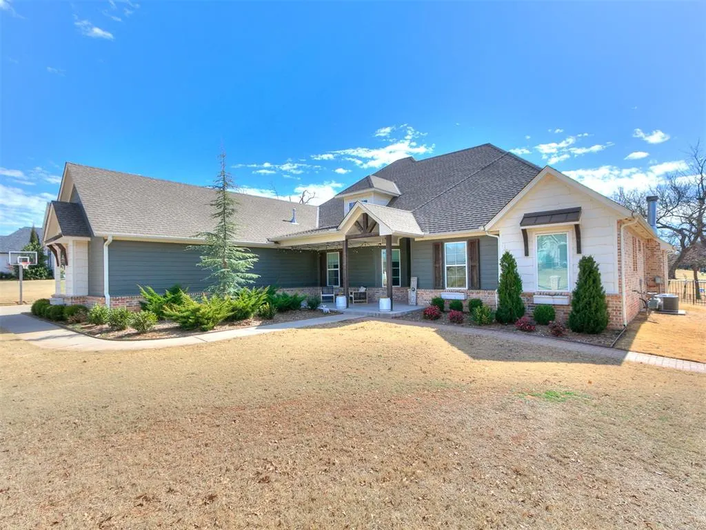 Photo 2 — 1970 Ladera Lane, Edmond, OK 73034