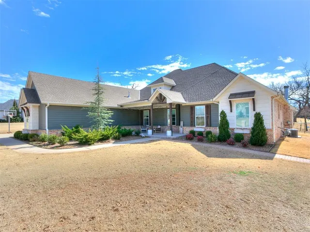 Photo 2 — 1970 Ladera Lane, Edmond, OK 73034