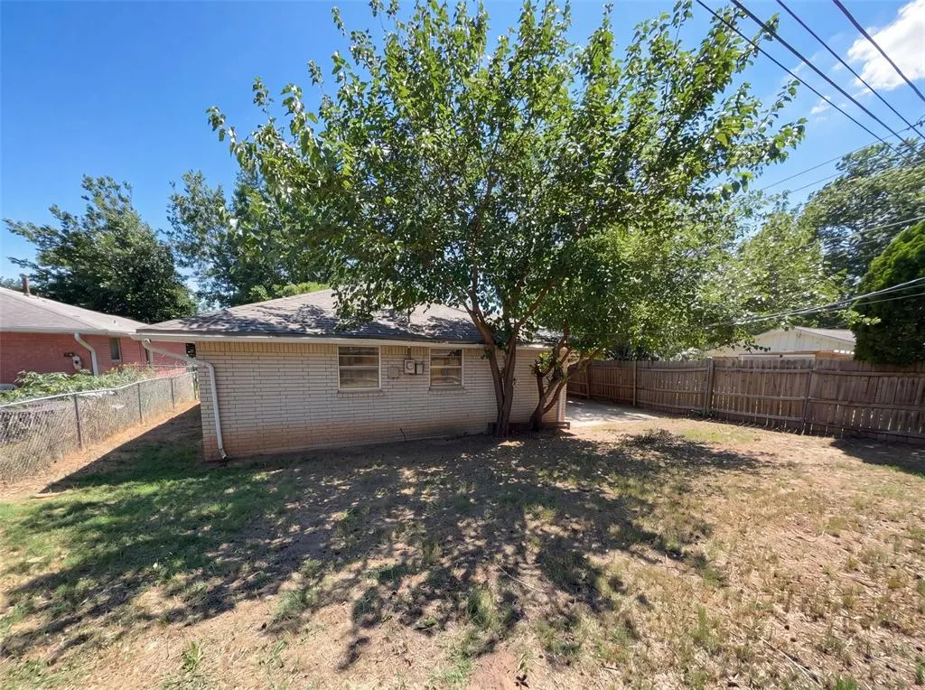 Photo 19 — 7629 NW 14th Street, Oklahoma City, OK 73127