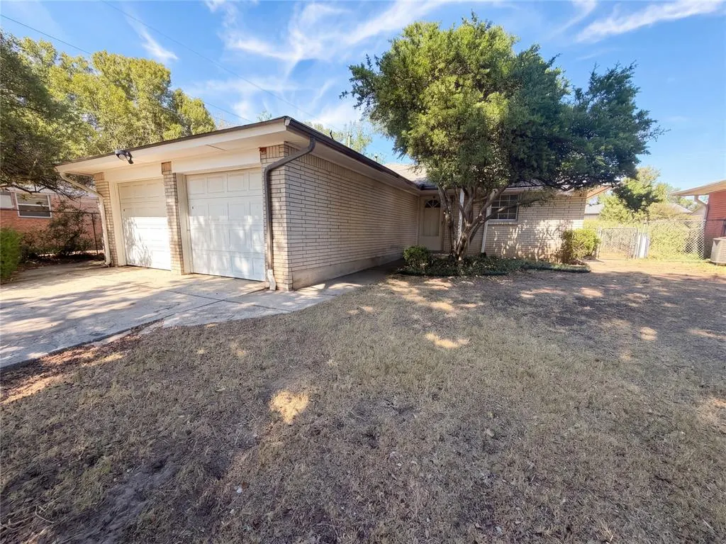 Front exterior — 7629 NW 14th Street, Oklahoma City, OK 73127